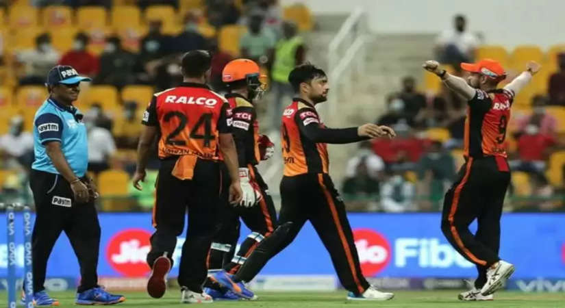 IPL 2021: सनराइजर्स हैदराबाद ने बिगाड़ी रॉयल चैलेंजर्स बैंगलोर की पार्टी, विराट कोहली की टीम को 4 रन से हराया