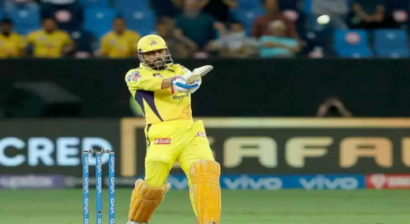 महेंद्र सिंह धोनी की खतरनाक पारी और चेन्नई सुपरकिंग्स के फाइनल में पहुंचने के बाद ट्विटर पर मचा कोहराम