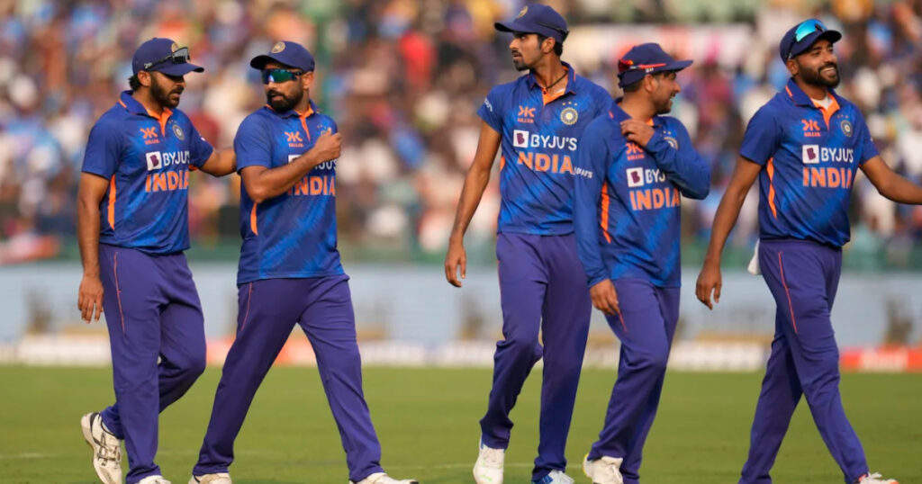 “चोट तो लगेगी लेकिन…”, लगातार चोटिल हो रहे टीम इंडिया के खिलाड़ियों पर फूटा कपिल देव का गुस्सा, तैश में आकर दे डाल विवादित बयान