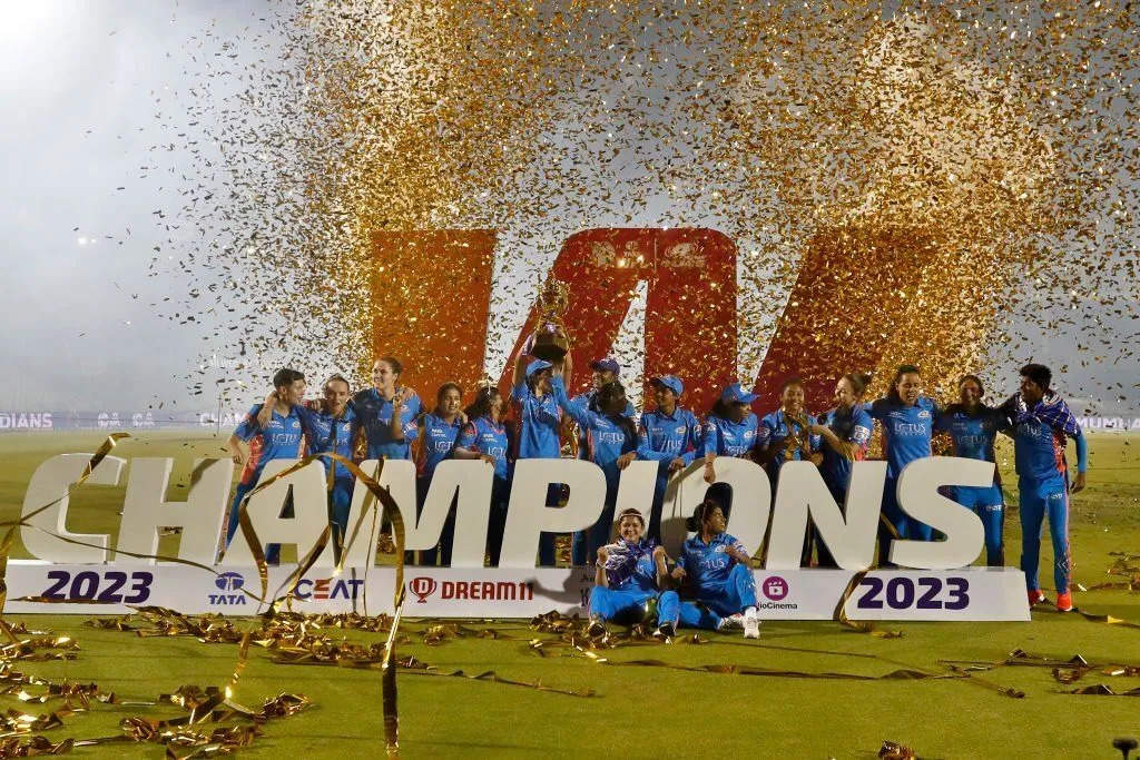 WPL Prize Money: मुंबई इंडियंस को मिले फाइनल में जीत के बाद 6 करोड़ रूपए, PSL 2023 राशि से दोगुना मिली रकम