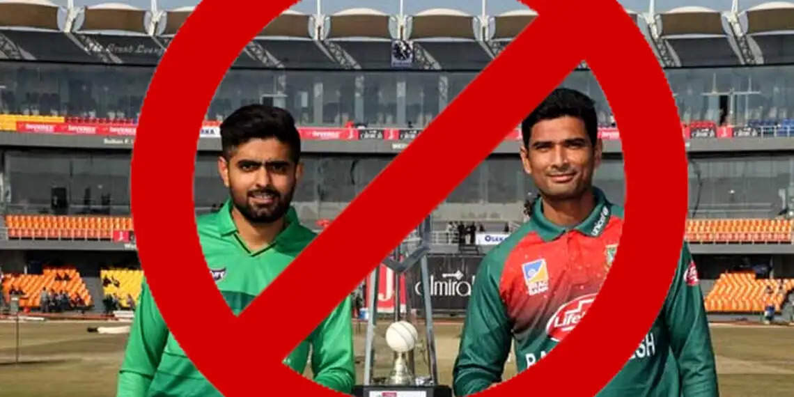 पाकिस्तानी क्रिकेट टीम को भारी पड़ा बांग्लादेश में पाकिस्तानी झंडा फहराना, सीरीज़ रद्द करने तक पहुंची बात