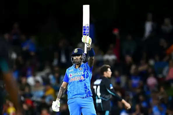 IND vs NZ: एक साल में दो टी20 शतक जड़ने वाले दूसरे बल्लेबाज बने सूर्यकुमार यादव, न्यूजीलैंड के गेंदबाजों की कर दी कुटाई, देखें Video