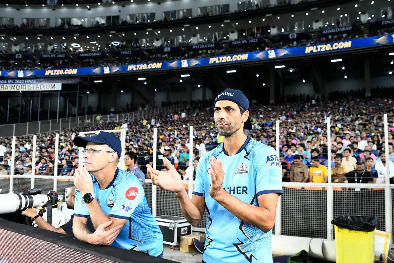 T20 में नहीं हो पाएगा Rahul Dravid से काम… Ashish Nehra बेहतर निभा सकते है कोच की जिम्मेदारी, यह 3 बातें दे रही है गवाही