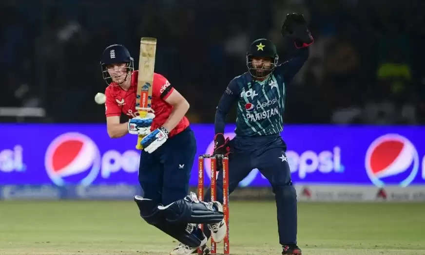 PAK vs ENG: हैरी-हेल्स की जोड़ी ने घर में घुसकर रौंद डाली बाबर की सेना, इंग्लैंड ने 6 विकेटों से पाकिस्तान को पीटा