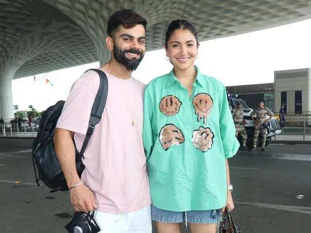 विराट और अनुष्का की जोडी छुट्टियां मनाकर वापस लौटी भारत, जोड़े का मुंबई एयरपोर्ट पर ब्लैक एंड वाइट लुक वायरल