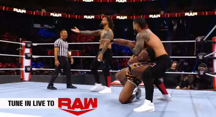 Raw रिजल्ट्स: रोमन रेंस को दिग्गज ने कहा डरपोक, मेन इवेंट में मचे बवाल के कारण WWE चैंपियन की हालत हुई खराब 