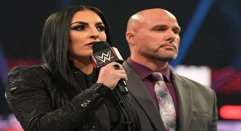 WWE Smackdown प्रीव्यू फेमस सुपरस्टार्स का होगा बड़ा मैच, रोमन रेंस पर होगा अटैक?