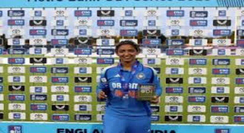 28 गेंदों में DSP का शतक, इंग्लैंड में हरमनप्रीत कौर ने ऐतिहासिक रिकॉर्ड बना उड़ा