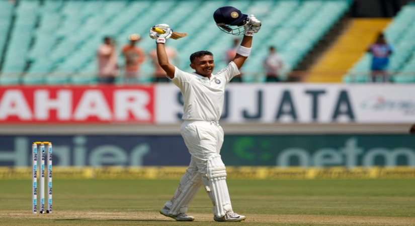 Prithvi Shaw ने सिर्फ 102 गेंदों पर ठोका शानदार शतक, टेस्ट क्रिकेट में किंग कोहली को रेप्लस करने की खबरों ने पकड़ा जोर