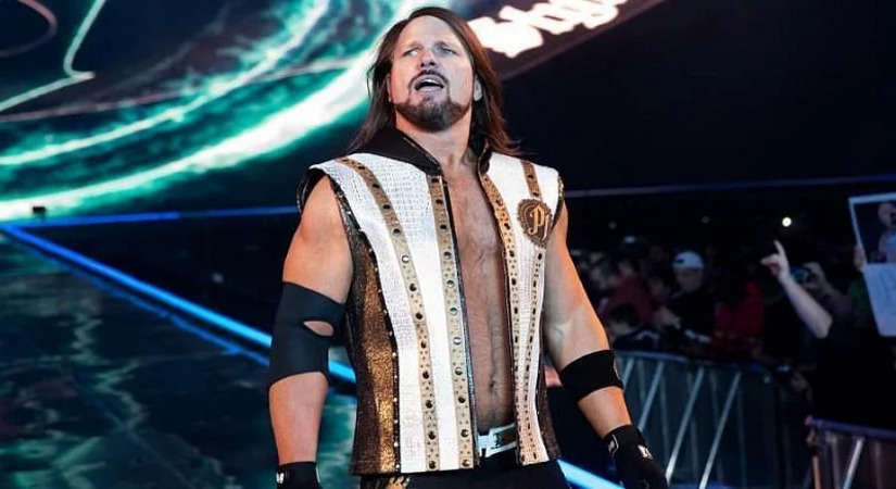 WWE सुपरस्टार एजे स्टाइल्स ने पूर्व यूनिवर्सल चैंपियन का Raw में किया स्वागत, कहा- स्वागत मेरे दोस्त